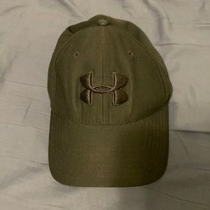 UNDER ARMOUR MENS MEDIUM/LARGE HAT